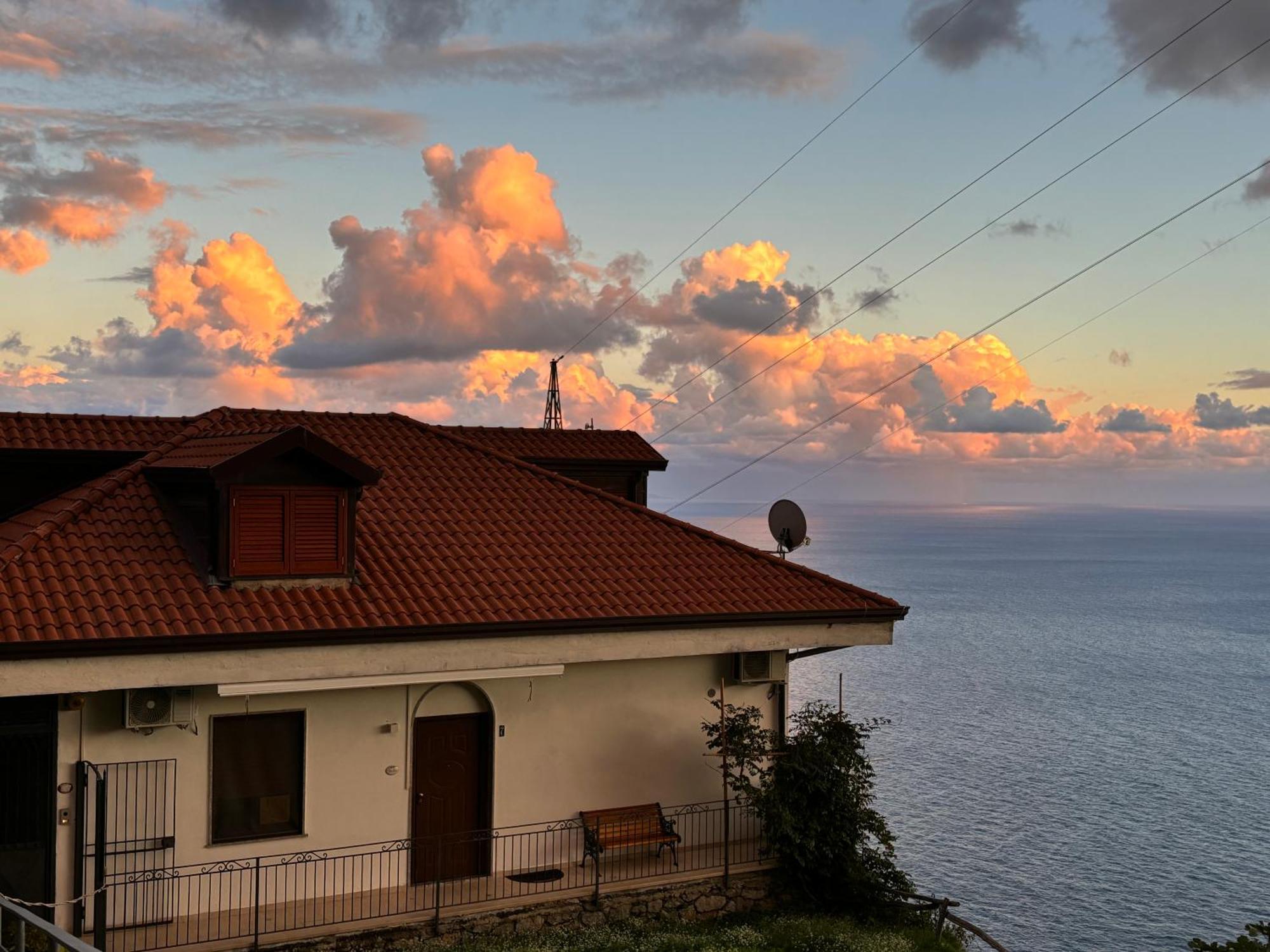 Casa Luisa & Milu , Coastal Retreats In Furore! المظهر الخارجي الصورة
